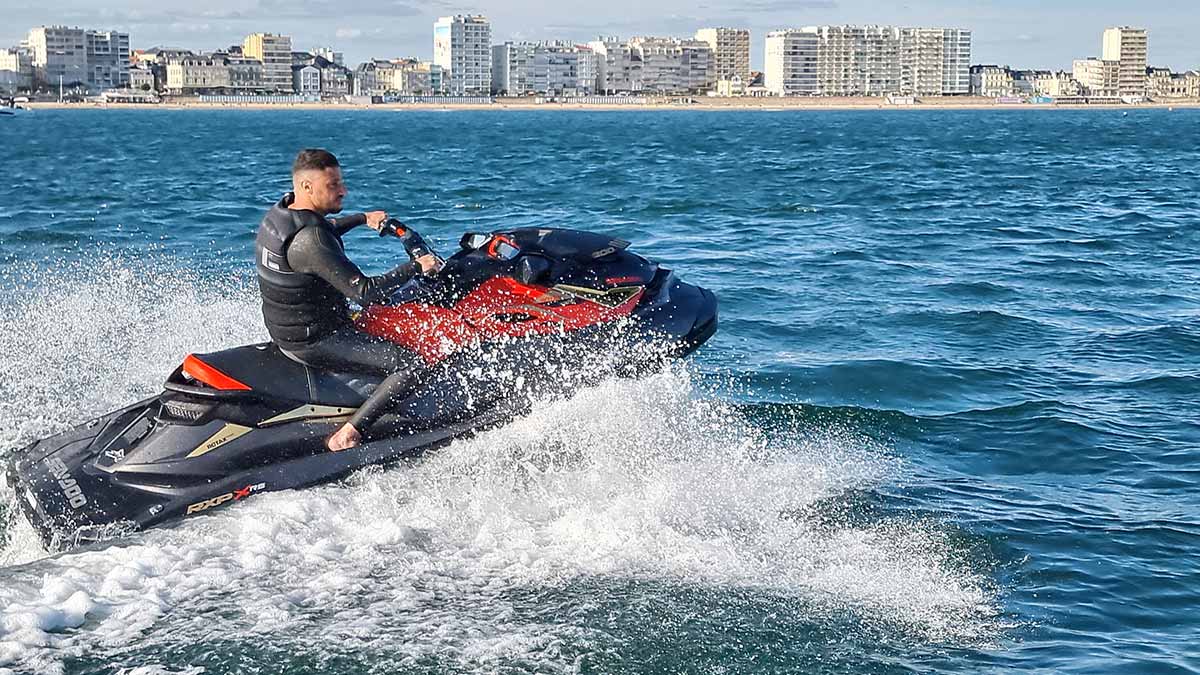 Location jet ski rotax 300 aux Sables d'Olonne en Vendée